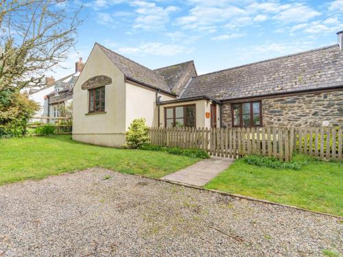Trefin Casa | 2 Bed in Trefin 94123
