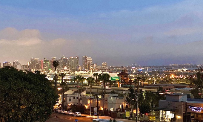 Mission Hills Casa | 2 bed, Just a few Minutes to Airport & Old Town, Great City Skyline Views