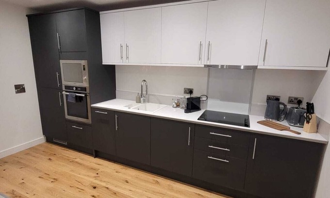 Wainscot Apartamento | 2 Bed Luxury Flat In Strood Rochester On High Street Fully Equipped