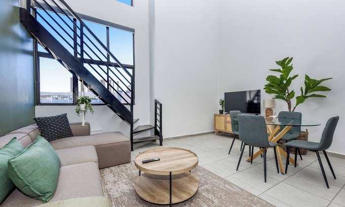 Parkwood Apartamento | 2 Bed Penthouse | Pool and Gym