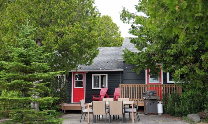 Tobermory Cabina | 2 Bed Renovated Waterfront Cottage | Kayak