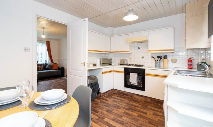 Birmingham Casa | 2 Bed-sleeps 4-private Garden- Free Parking