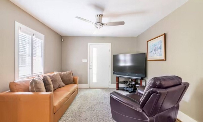 Biddleville Casa | 2 Bed luxury stay with updated bath/kitchen