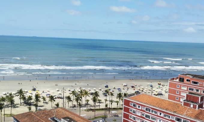 Vila Assuncao Apartamento | 2-bedr. apartment, 1 min. from the beach, balcony w/ barbecue, Wi-Fi