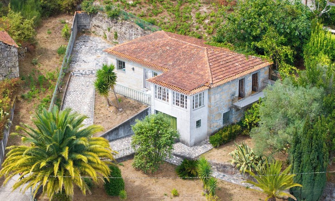 Tarouquela Cabaña | 2-bedr. farm with garden near Praia Fluvial and Cinfães in Tarouquela/With key safe