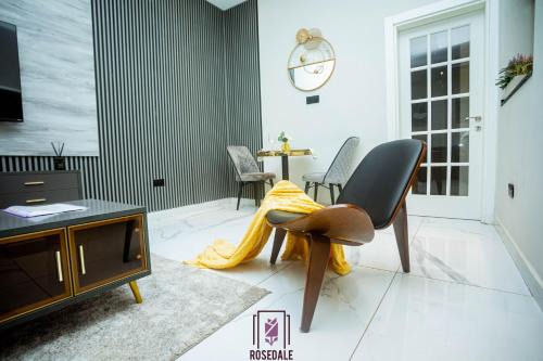North Legon Apartamento | 2-BEDRM URBAN Elegance at The Rosedale Apartments