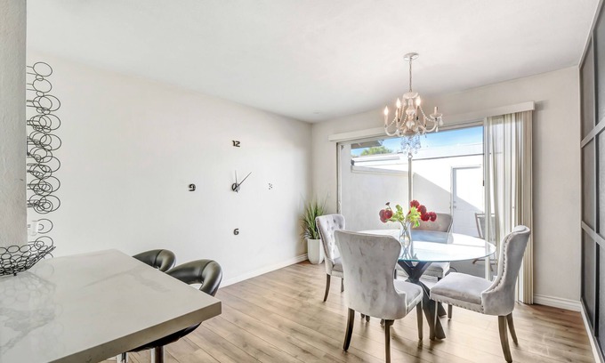 Northeast Anaheim Condominio | 2 bedroom 1 bath beautiful condo in Placentia with WiFi, AC and two car garage