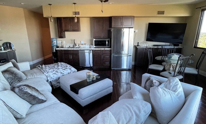 Carlsbad Apartamento | 2-bedroom 2 bath attached apt in LaCosta estates with ocean view & rooftop deck