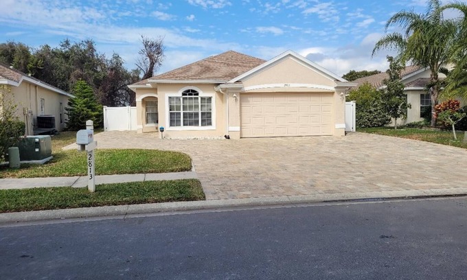 Key Vista Casa | 2 bedroom 2 bath home close to restaurants, shopping, parks and beaches.