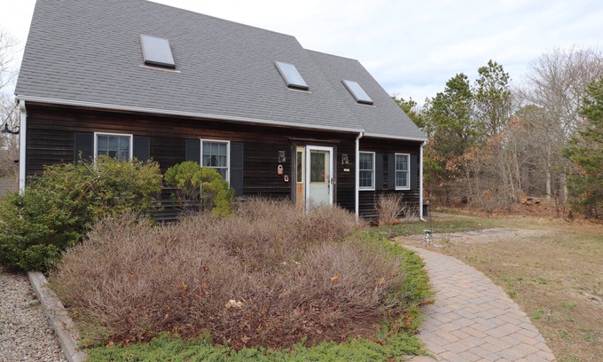 North Eastham Casa | 2 bedroom 2 bath one mile from beaches