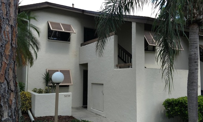 The Meadows Apartamento | 2 Bedroom 2 Bathroom Condo with Lovely Lanai overlooking the 16th hole with two lakes