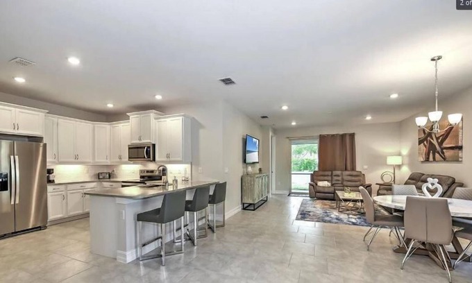 Naples Apartamento | 2 Bedroom 622470 by Houzlet