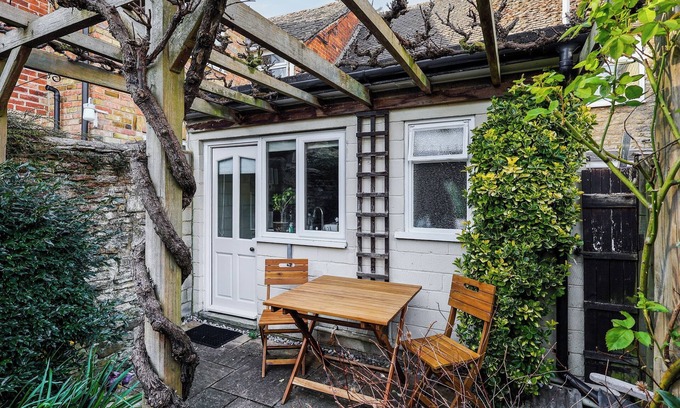 Lechlade Cabaña | Alojamiento de 2 habitaciones en Lechlade-on-Thames