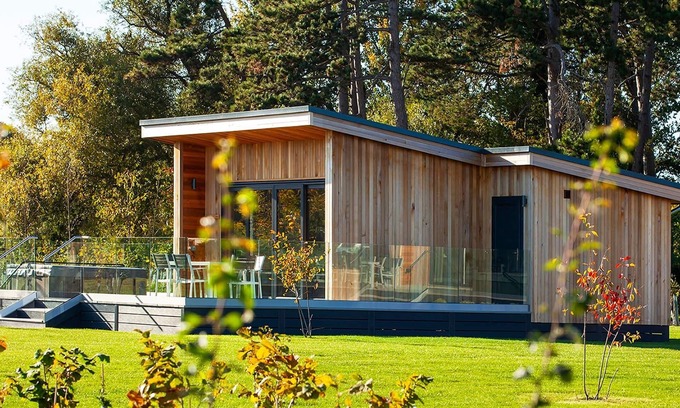 Overton-on-dee Cabina | 2 bedroom accommodation in Eyton, Wrexham