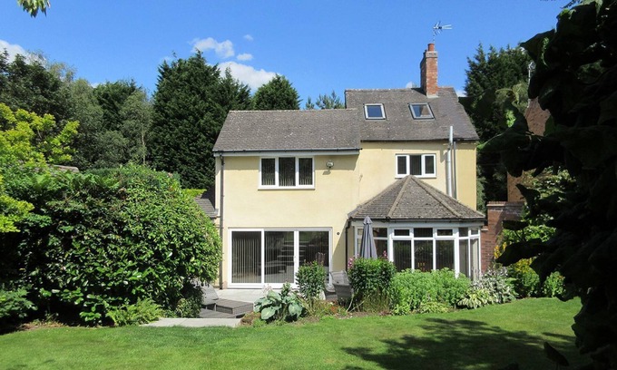 Rugeley Cabaña | 2 bedroom accommodation in Cannock Chase