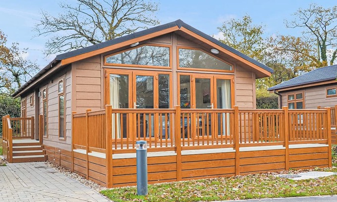 Holton Heath Chalet De Esquí | 2 bedroom accommodation in Holton Heath
