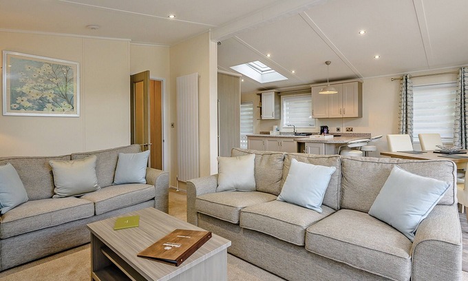 Woolverstone Cabina | 2 bedroom accommodation in Woolverstone, Ipswich