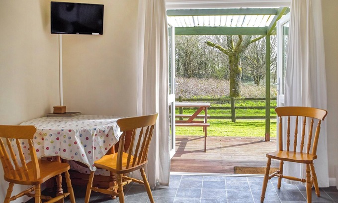 Llanybri Cabaña | Alojamiento de 2 habitaciones en Llansteffan