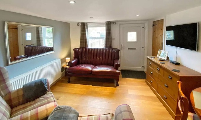Beckingham Cabaña | 2 bedroom accommodation in Heybridge Basin, near Maldon