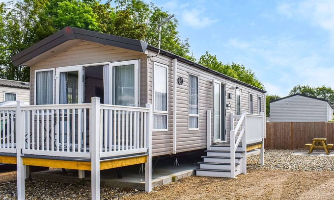Stowmarket Cabaña | 2 bedroom accommodation in Stonham Aspal, near Stowmarket