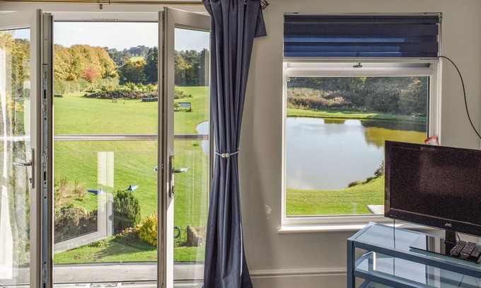 Droitwich Cabaña | 2 bedroom accommodation in Elmbridge