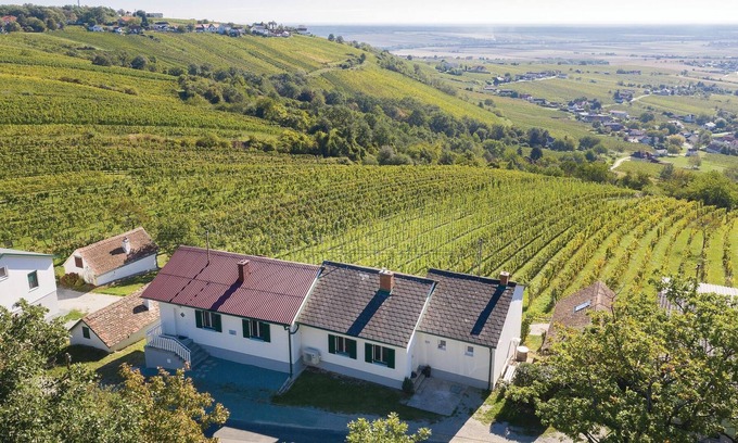 Deutsch Schuetzen-Eisenberg Casa | Alojamiento de 2 habitaciones en Eisenberg
