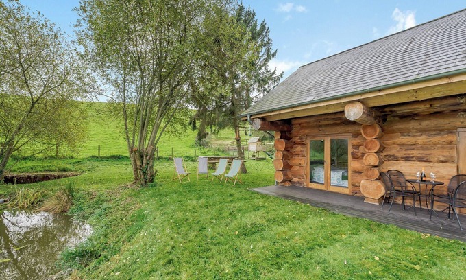 Crediton Cabaña | 2 bedroom accommodation in Hollacombe, near Crediton
