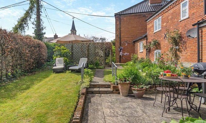 Great Ryburgh Cabaña | A beautifully curated cottage sleeping four with two sleek bathrooms.