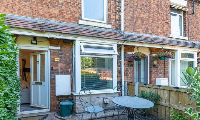 Nantwich Cabaña | 2 bedroom accommodation in Nantwich