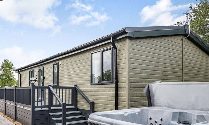 Yaxham Cabina | 2 bedroom accommodation in Yaxham, Dereham