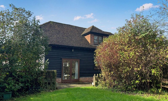Wickham Cabaña | 2 bedroom accommodation in Soberton, near Hampshire