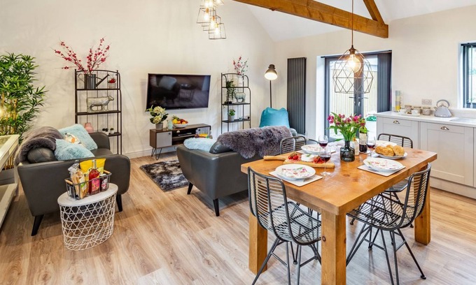 Brigg Cabaña | 2 bedroom accommodation in Elsham, near Brigg
