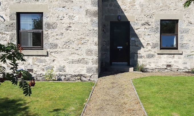 Brora Cabaña | 2 bedroom accommodation in Brora