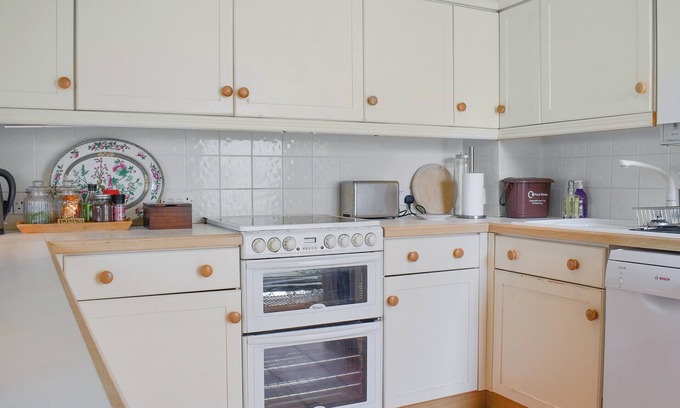Chard Cabaña | 2 bedroom accommodation in Wambrook, near Chard