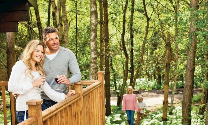 Edwinstowe Cabina | 2 bedroom accommodation in Sherwood Forest, Rufford