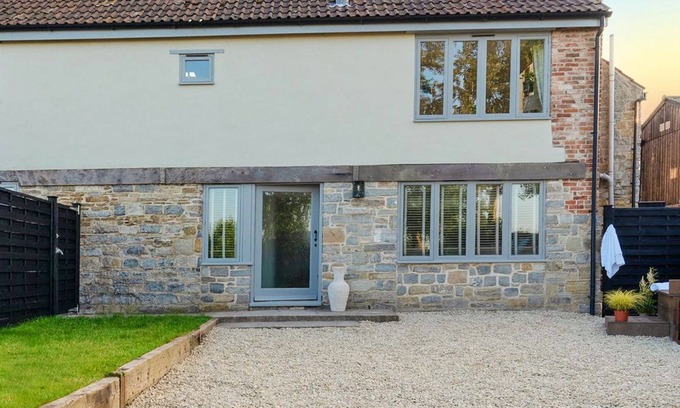 Muchelney Cabaña | 2 bedroom accommodation in Stathe
