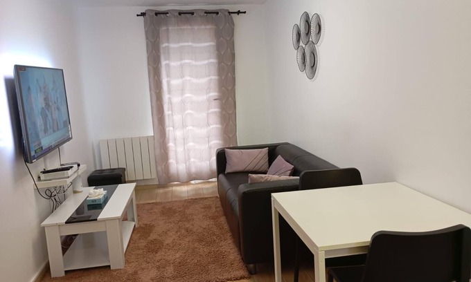 Center Apartamento | 2 Bedroom Apartment in Ã‰vry-Courcouronnes