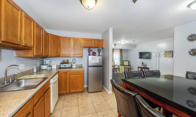 Ironbound District Apartamento | 2-Bedroom Apartment Near EWR & NYC – Free Parking, Family-Friendly