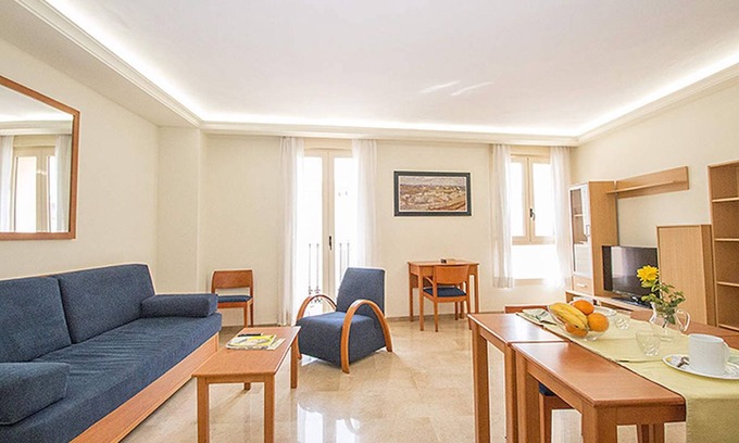 Trinitat Apartamento | 2 Bedroom apartment with balcony. VIV 22