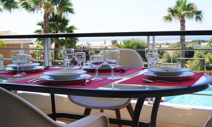 Alfarrobeira Apartamento | Apartamento de 2 dormitorios con vistas al mar, cerca del campo de golf para 4 personas
