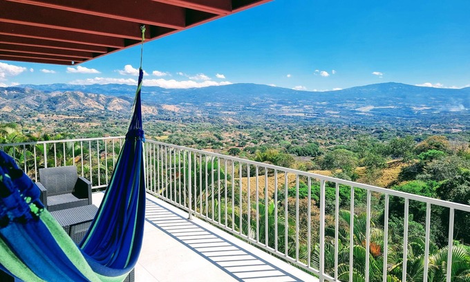 Escobal Apartamento | 2 BEDROOM APARTMENT WITH AMAZING VIEW!