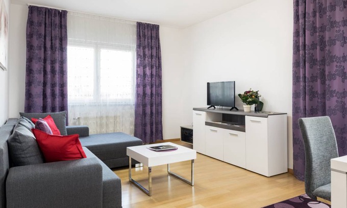 Zagreb Apartamento | 2 bedroom Apt. in the Business Zone- FREE PARKING
