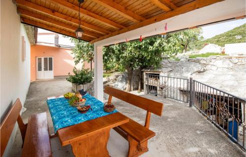 Peracko Blato Casa | 2 Bedroom Awesome Home In Peracko Blato
