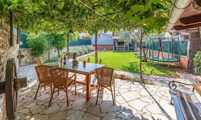 Kavran Casa | Hermosa casa en Kavran con WiFi