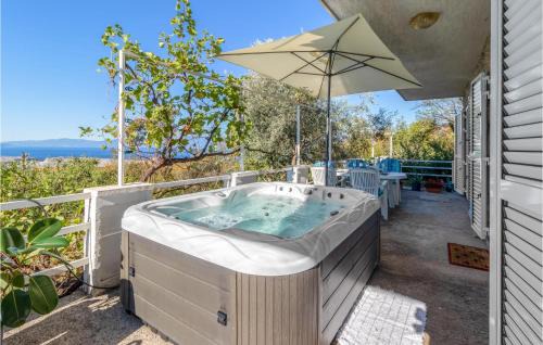 Smrika Casa | 2 Bedroom Awesome Home In Smrika