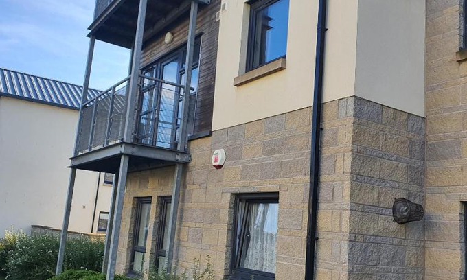 Central Aberdeen Apartamento | 2-bedroom Back Hilton Area apartment - Ground Floor, Aberdeen city center