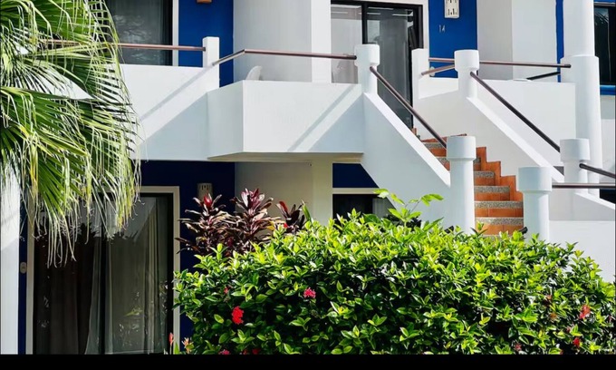 Santa Barbara Condominio | 2-bedroom condo in beautiful Playa Del Coco. 5 minute walk to beach