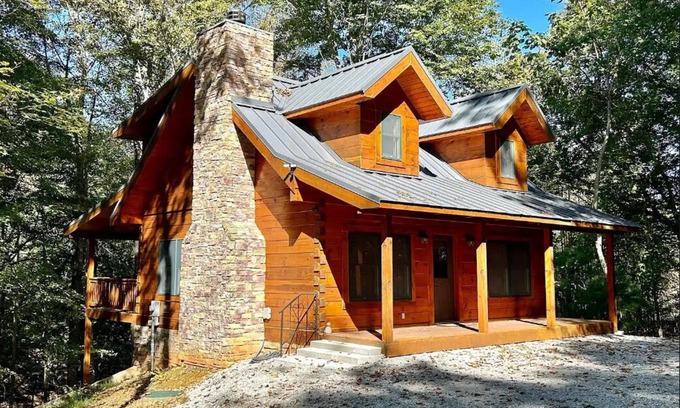 Monticello Cabina | 2-bedroom cabin in superb Monticello with WiFi, AC. Relax and unwind