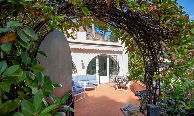 Cap-d'Antibes Apartamento | Apartamento de 2 dormitorios en Antibes / Cap d'Antibes con jardín y piscina.