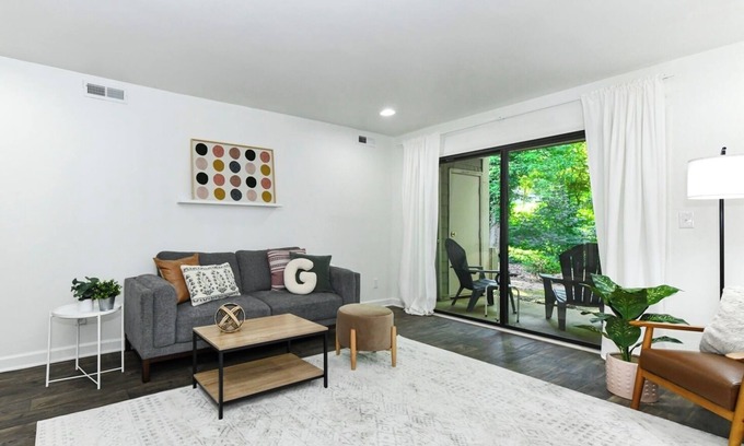 Green Valley Condominio | 2-bedroom condo in tranquil Greensboro with AC, WiFi. Centrally located.